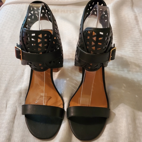 Laser Cut Strappy Sandal - Picture 3 of 7